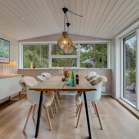 בית נופש 3 Bedroom Stunning In