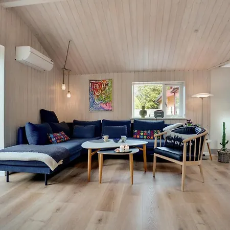 בית נופש 3 Bedroom Stunning In